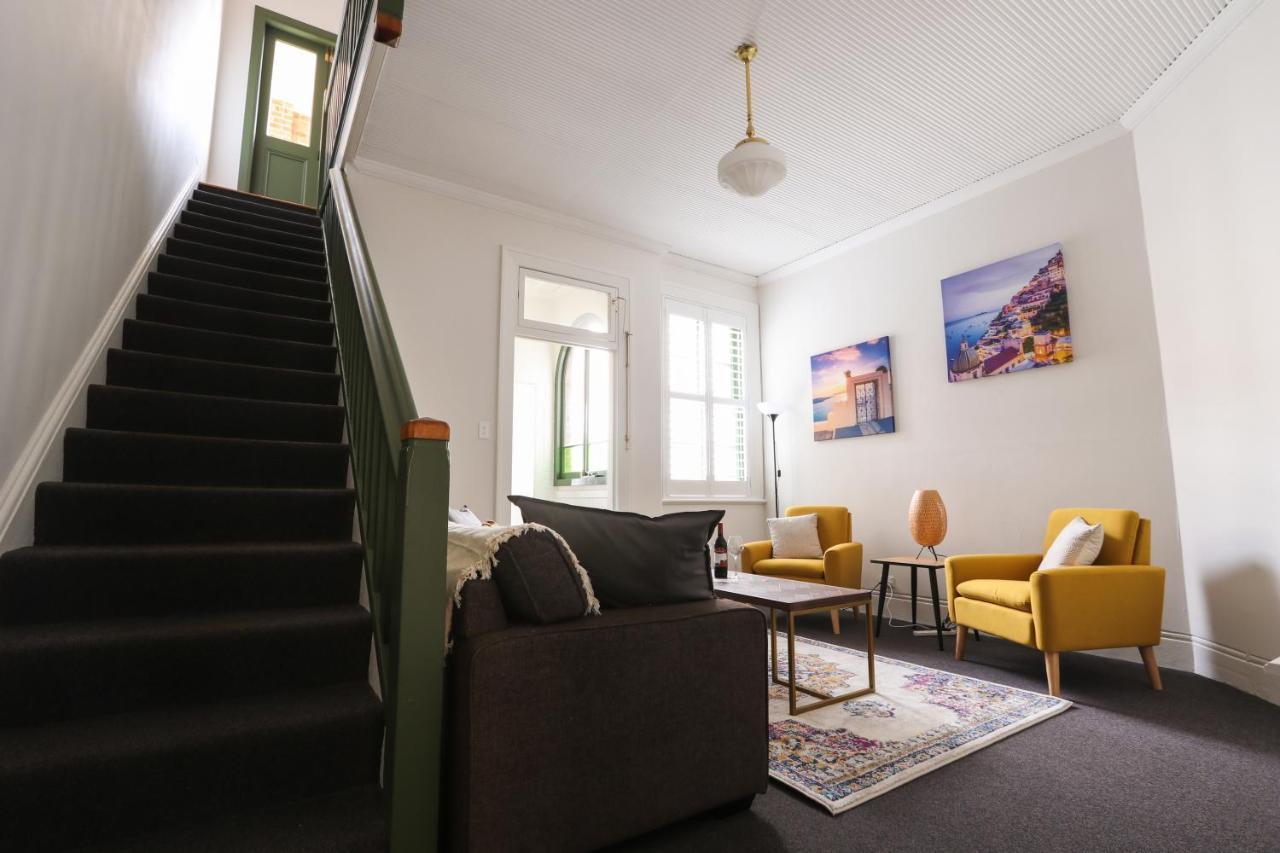 Discover The Rocks - Historical Terrace House Sydney Exterior photo