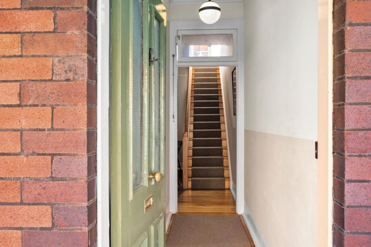 Discover The Rocks - Historical Terrace House Sydney Exterior photo