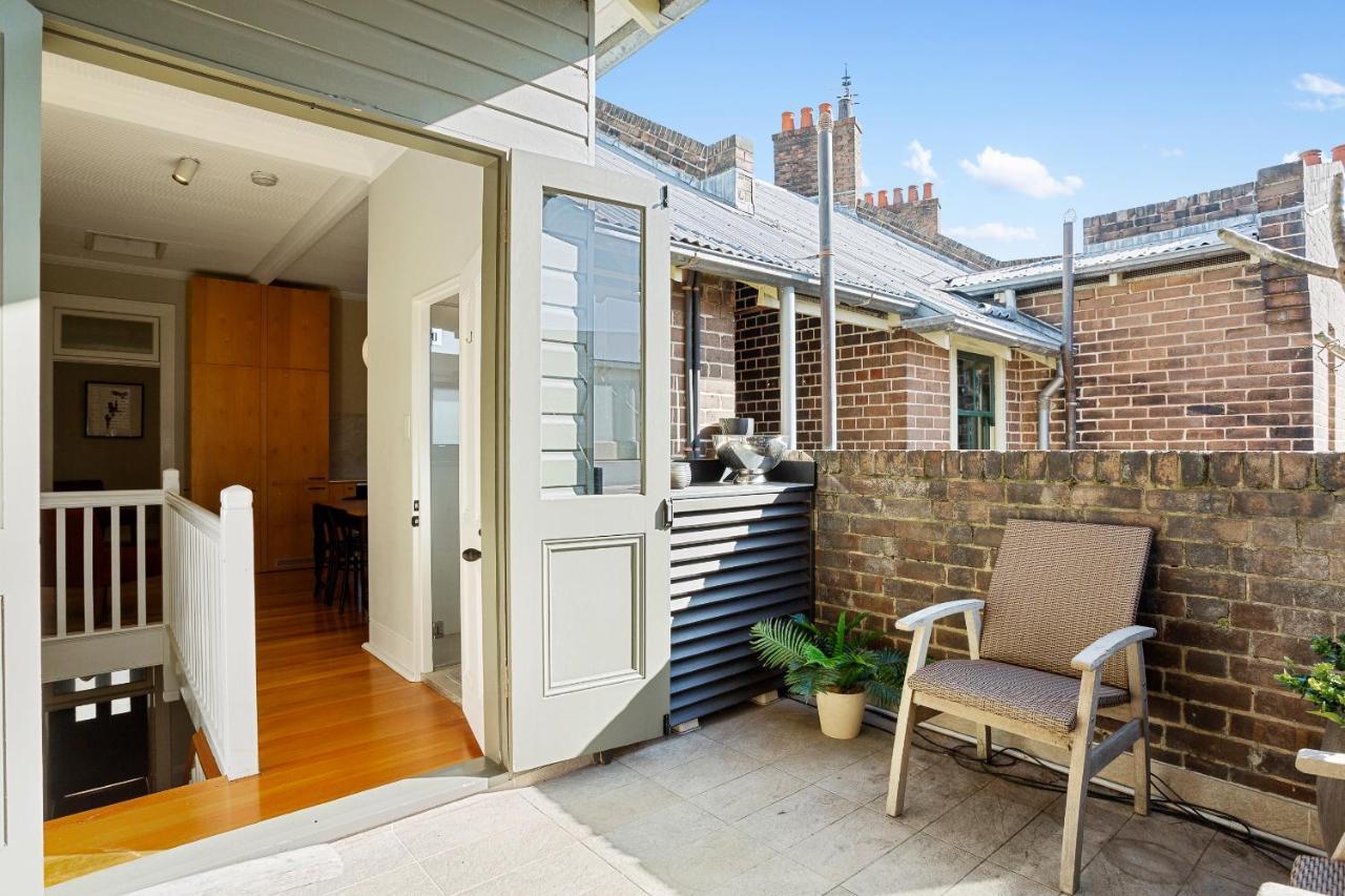 Discover The Rocks - Historical Terrace House Sydney Exterior photo
